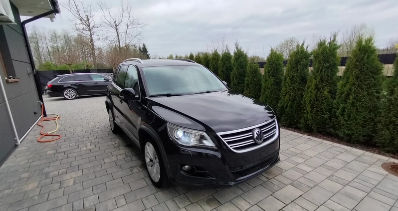 Volkswagen Tiguan cena 41800 przebieg: 208000, rok produkcji 2011 z Siedlce małe 277